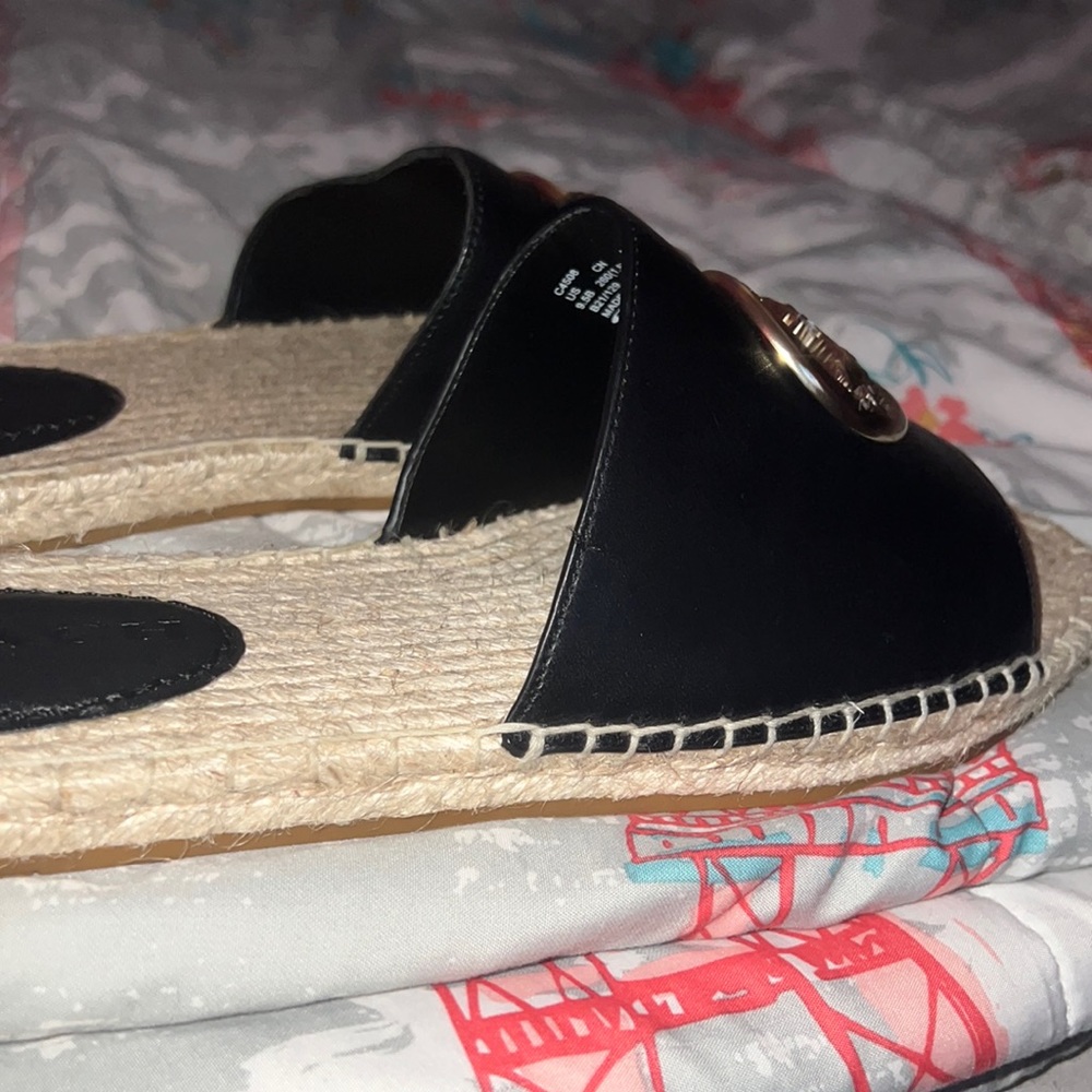 these have not been warn at all 😊😊😊. so enjoy these 🫶🏽🫶🏽 - Picture 4 of 6